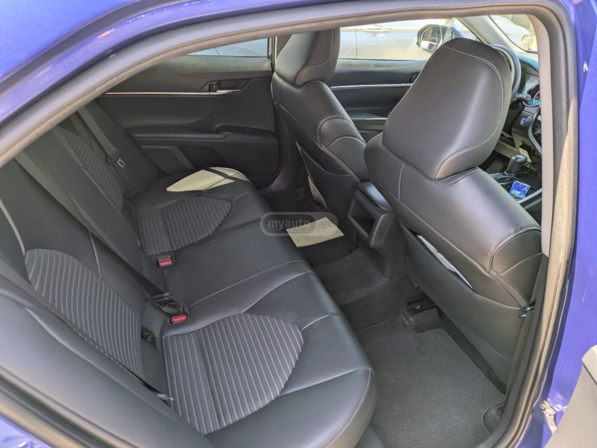 Toyota Camry - фото 5