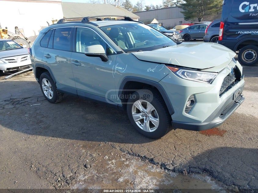 Toyota RAV 4 - фото 1