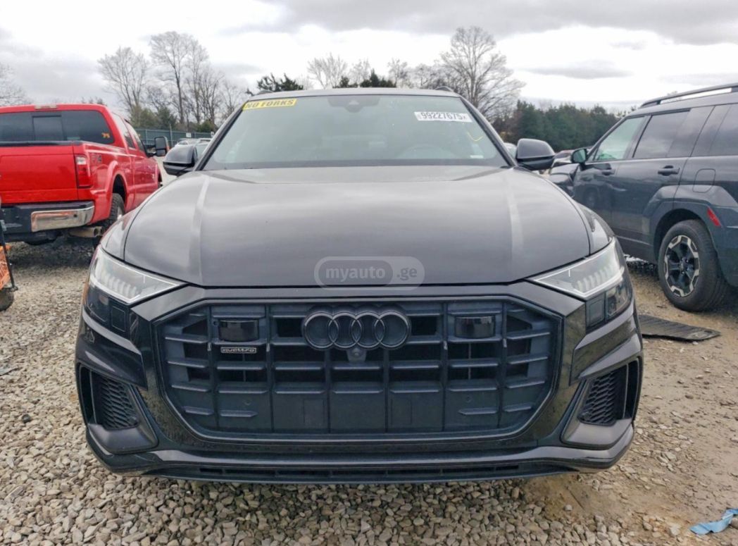 Audi Q8 - фото 1