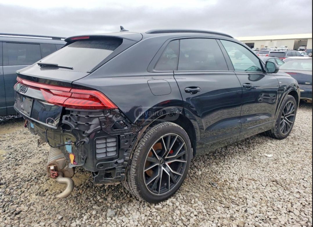 Audi Q8 - фото 3