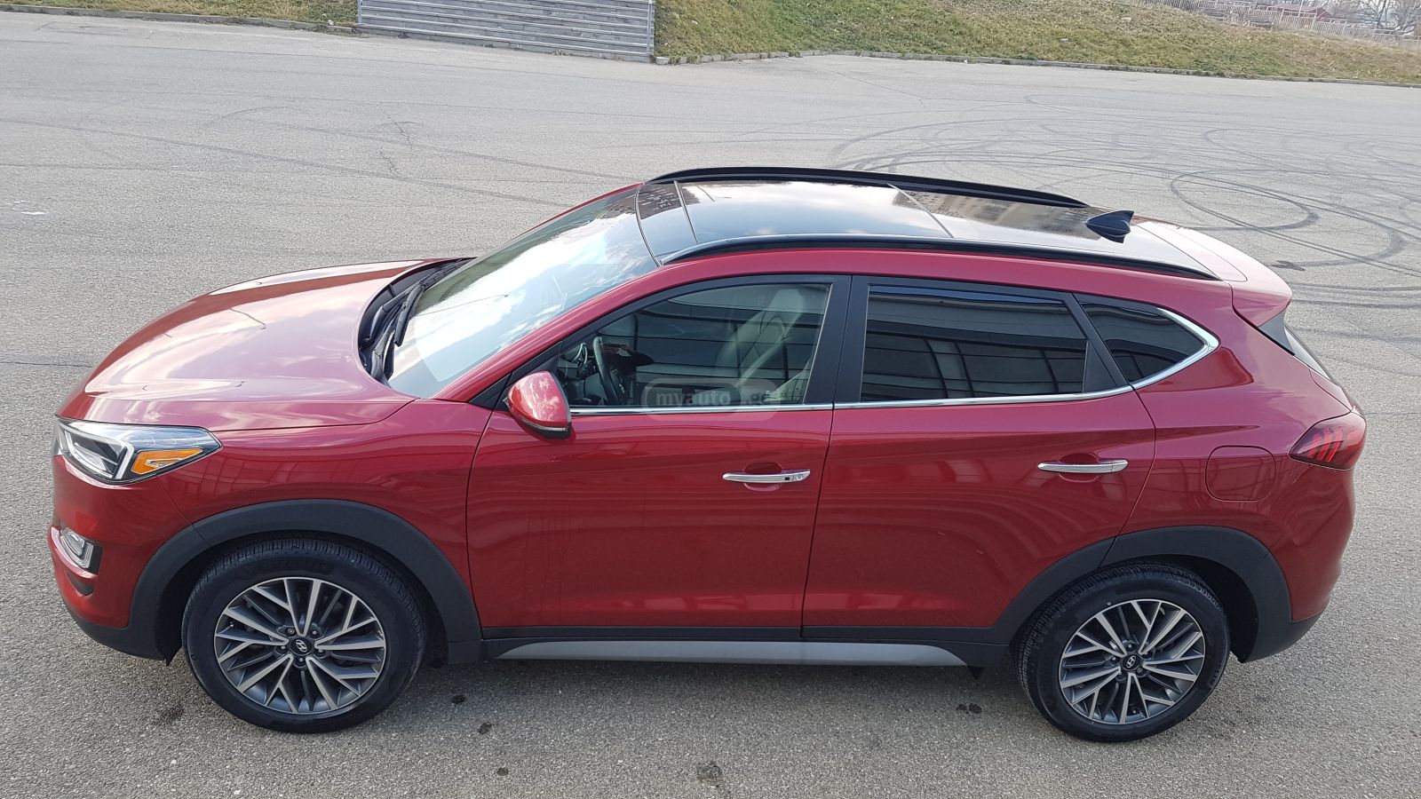 Hyundai Tucson - фото 1