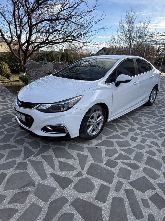 Chevrolet Cruze - фото 1