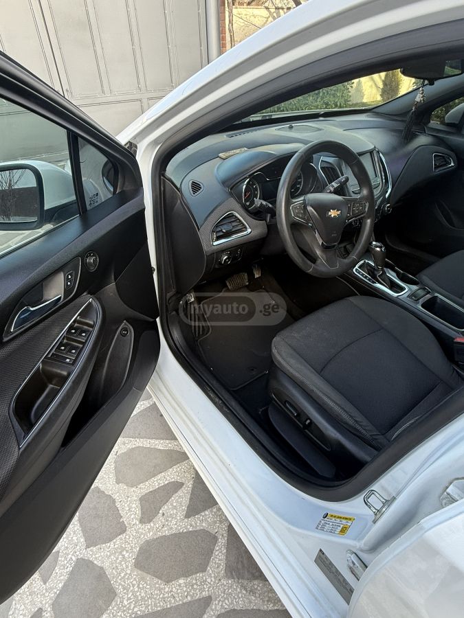 Chevrolet Cruze - фото 7