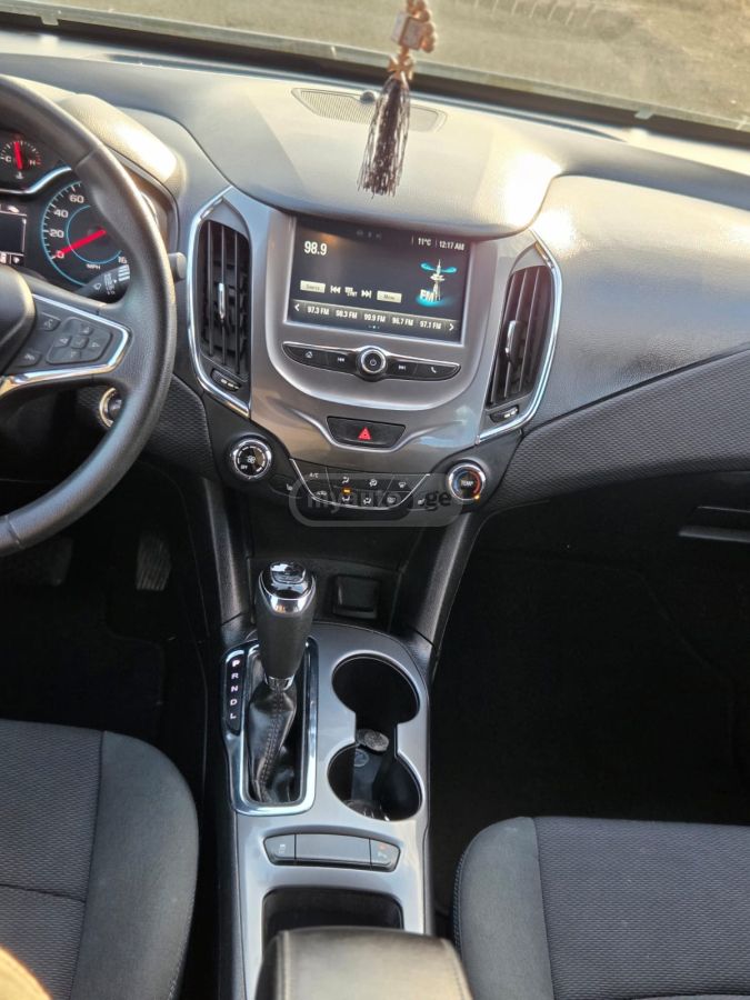 Chevrolet Cruze - фото 8