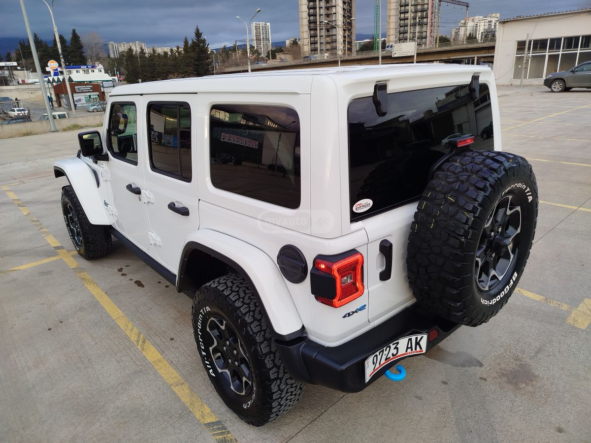 Jeep Wrangler - фото 8