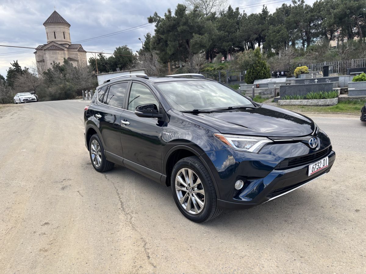Toyota Rav 4 - фото 1