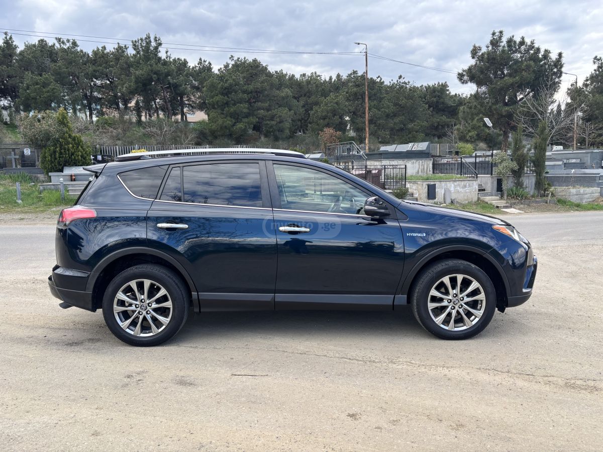 Toyota Rav 4 - фото 5
