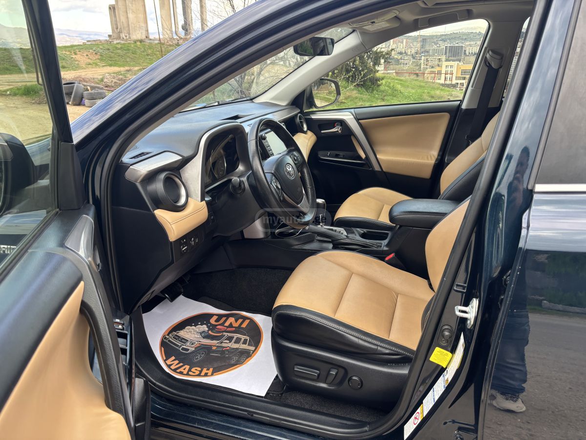 Toyota Rav 4 - фото 6