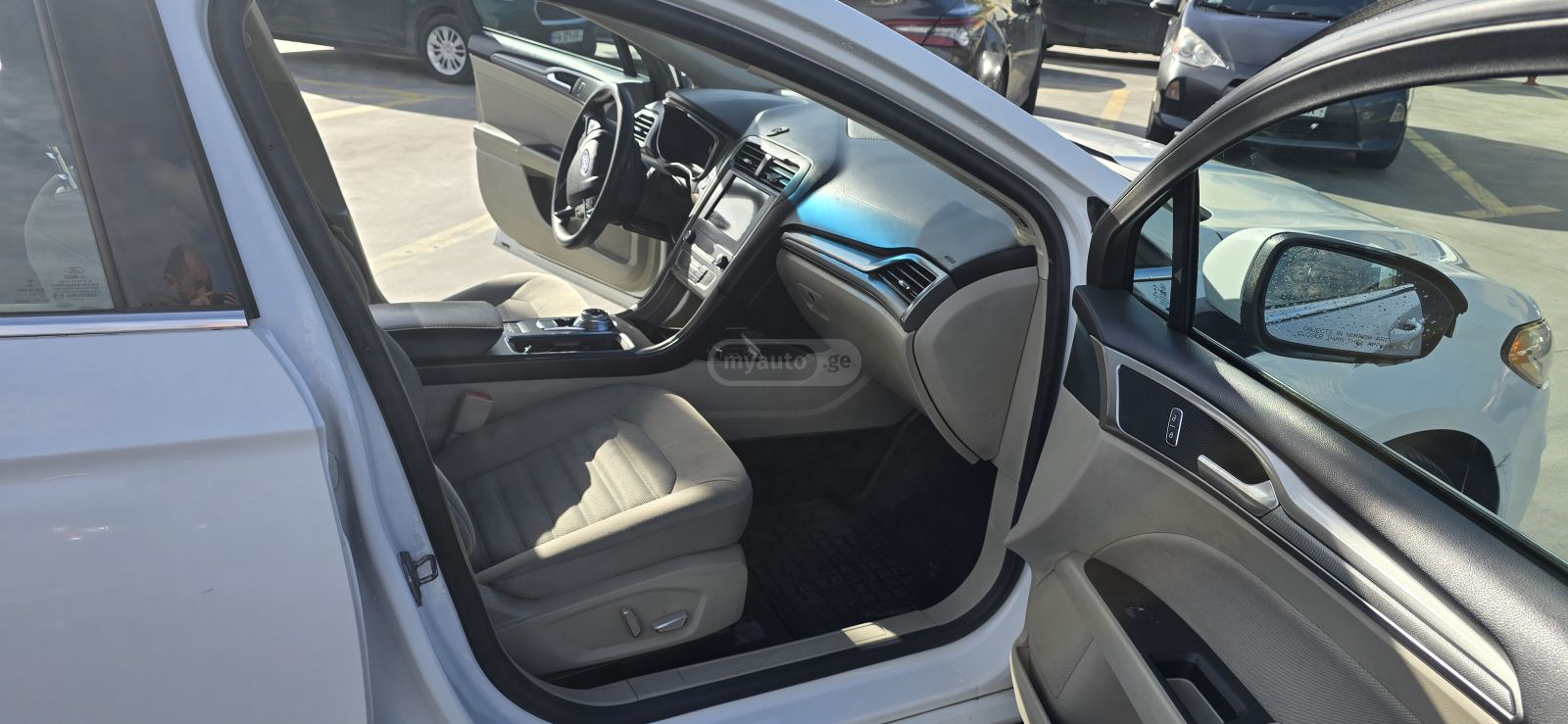 Ford Fusion - фото 7