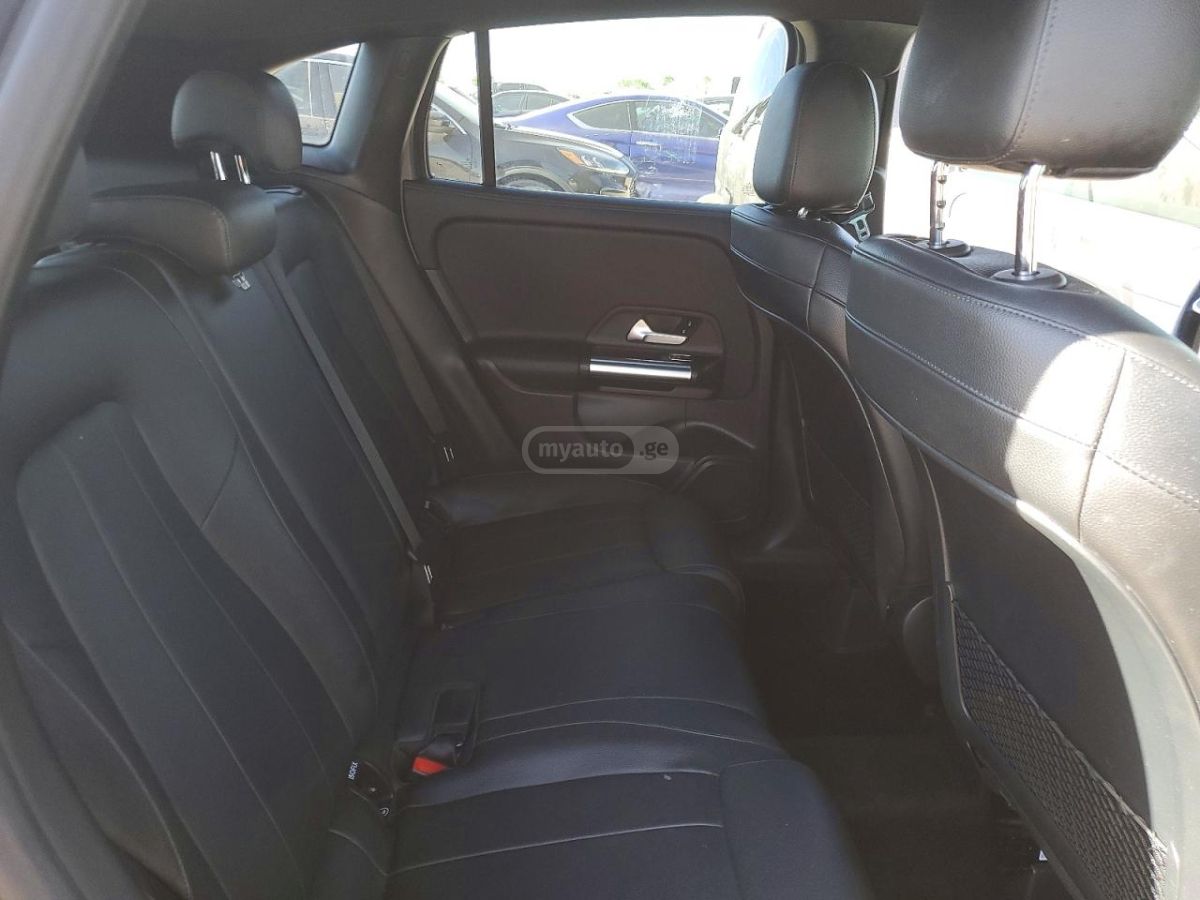 Mercedes-Benz GLA 250 - фото 10