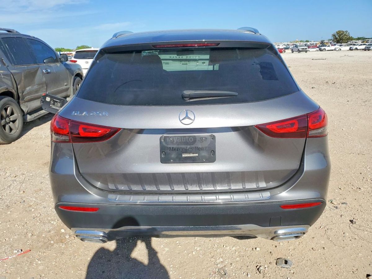 Mercedes-Benz GLA 250 - фото 6