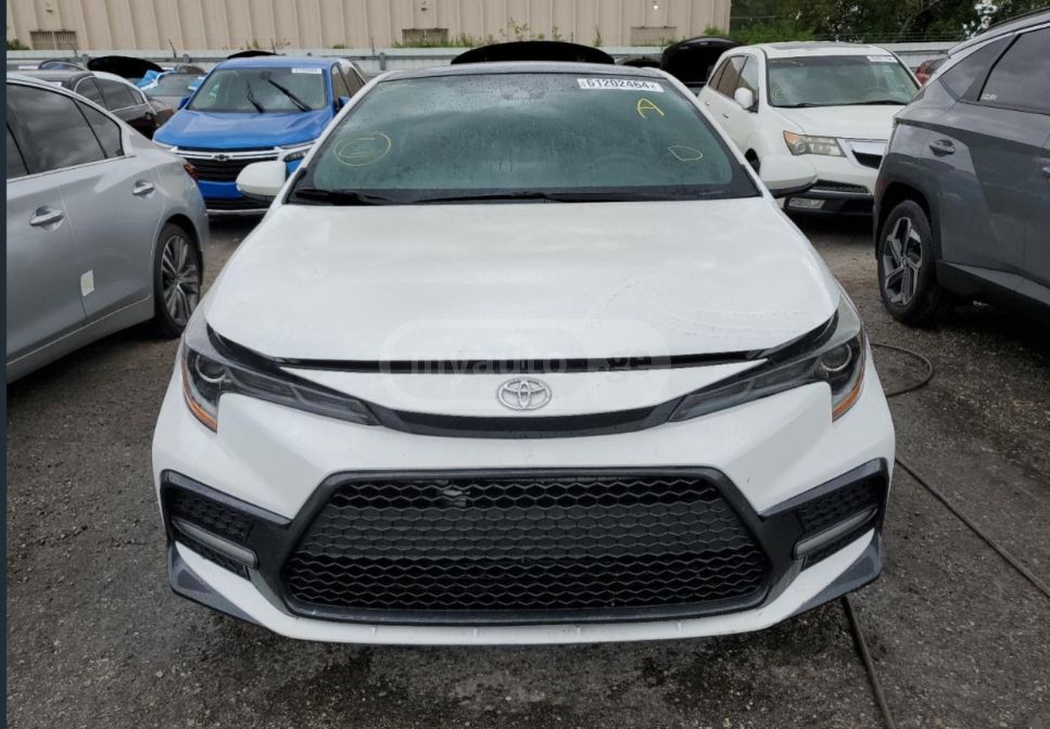 Toyota Corolla - фото 1