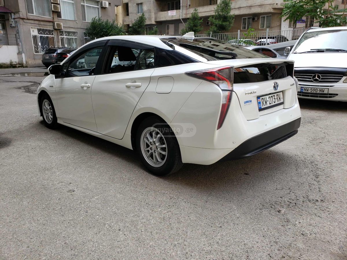Toyota Prius - фото 3