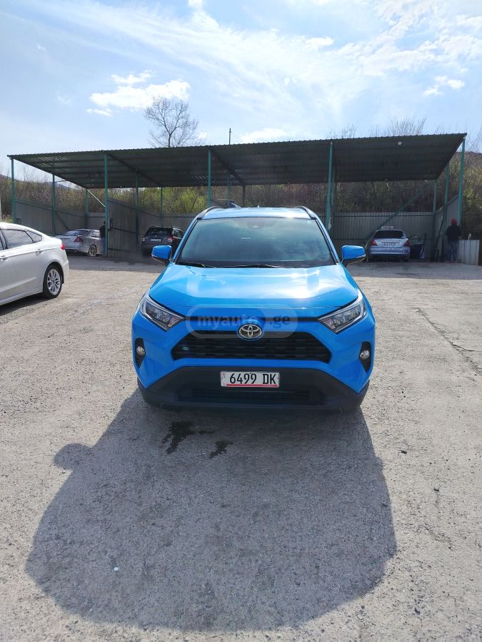 Toyota RAV 4 - фото 1