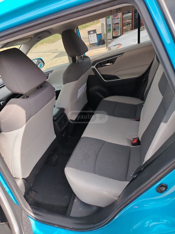 Toyota RAV 4 - фото 13