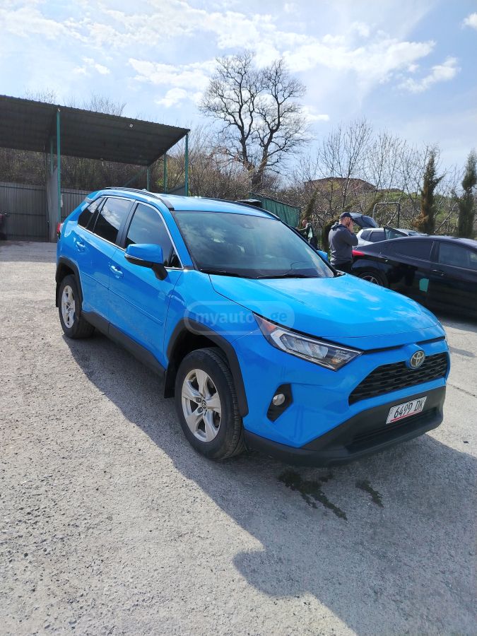 Toyota RAV 4 - фото 2