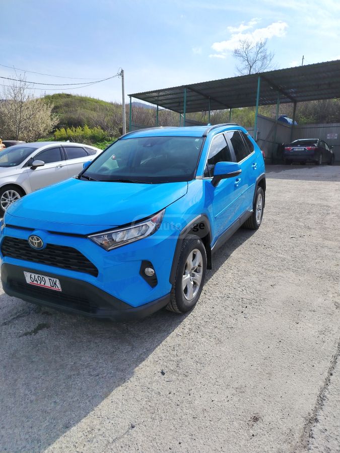 Toyota RAV 4 - фото 4