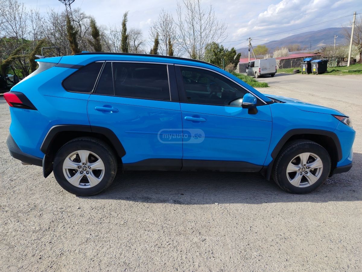 Toyota RAV 4 - фото 8