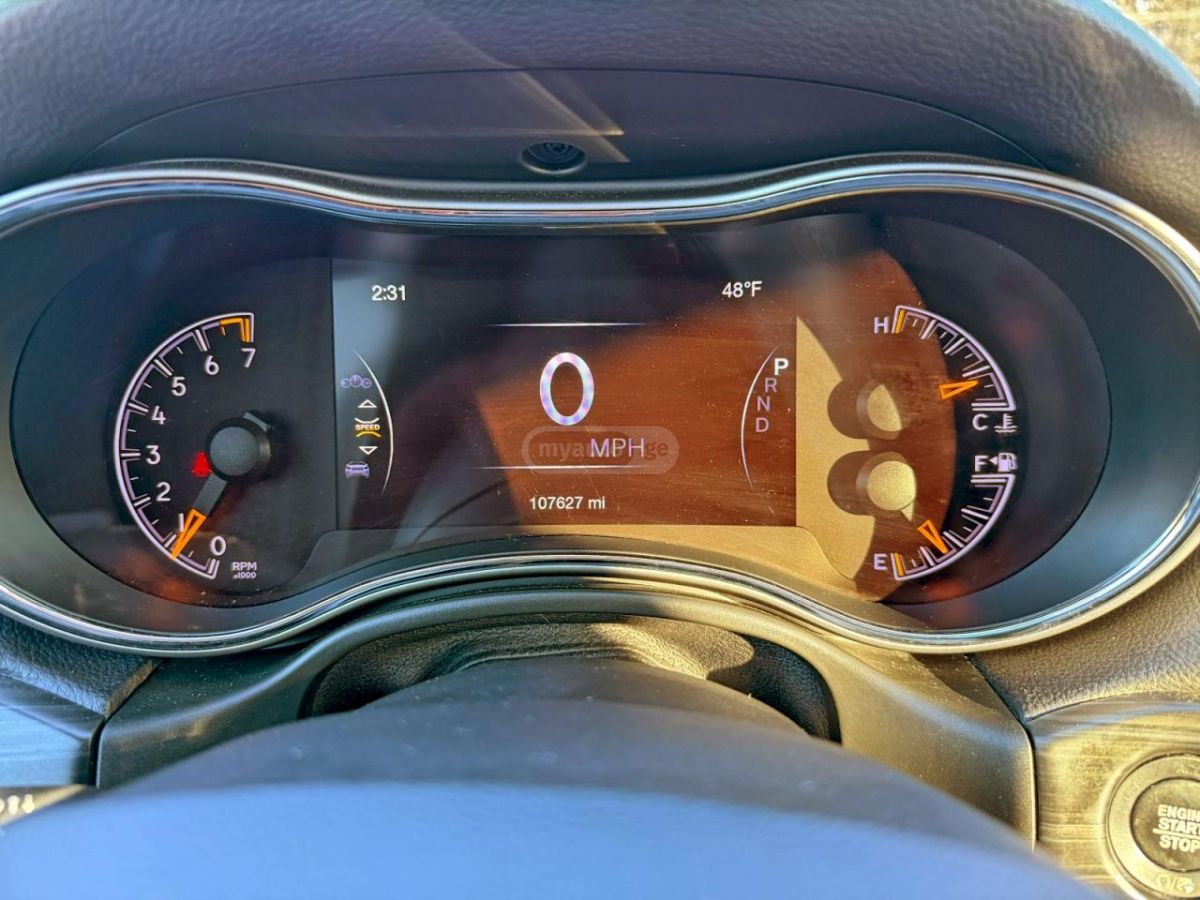 Jeep Grand Cherokee - фото 9