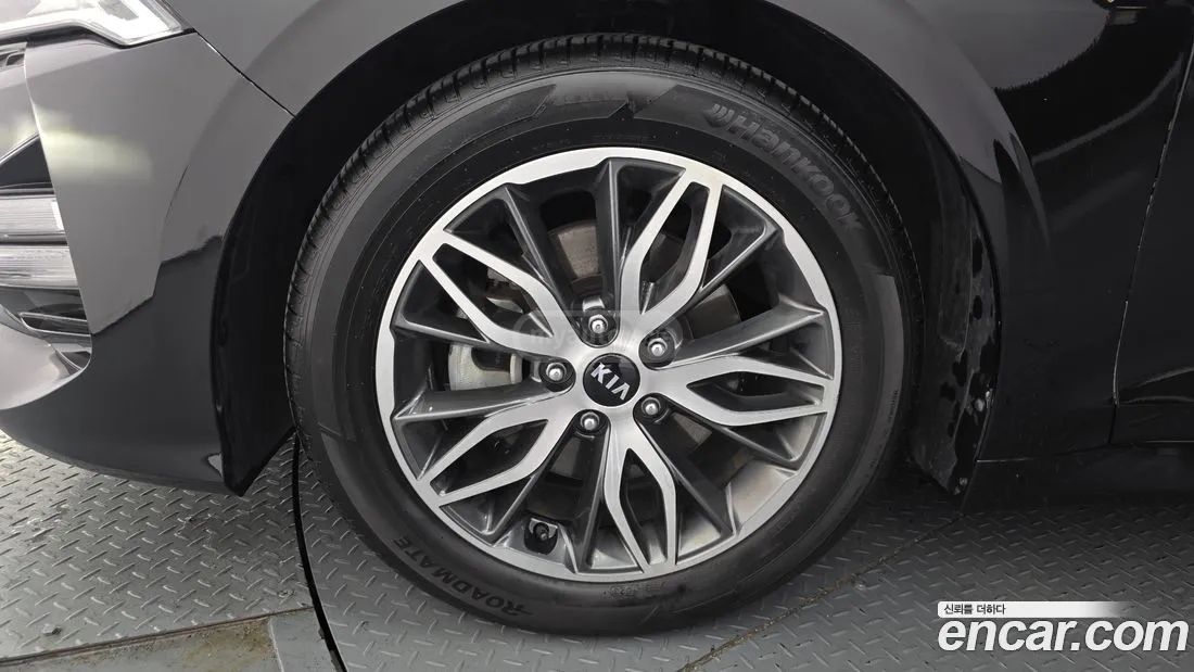 Kia Optima - фото 5