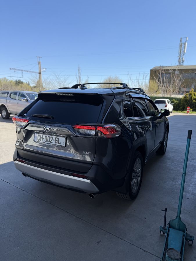 Toyota RAV 4 - фото 2
