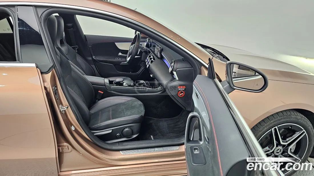 Mercedes-Benz CLA 45 AMG 2022 — миниатюра 10