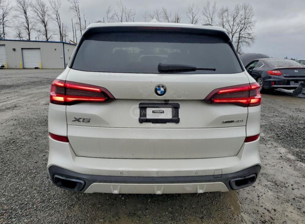 BMW xDrive40i 4dr All-Wheel Drive — миниатюра 4