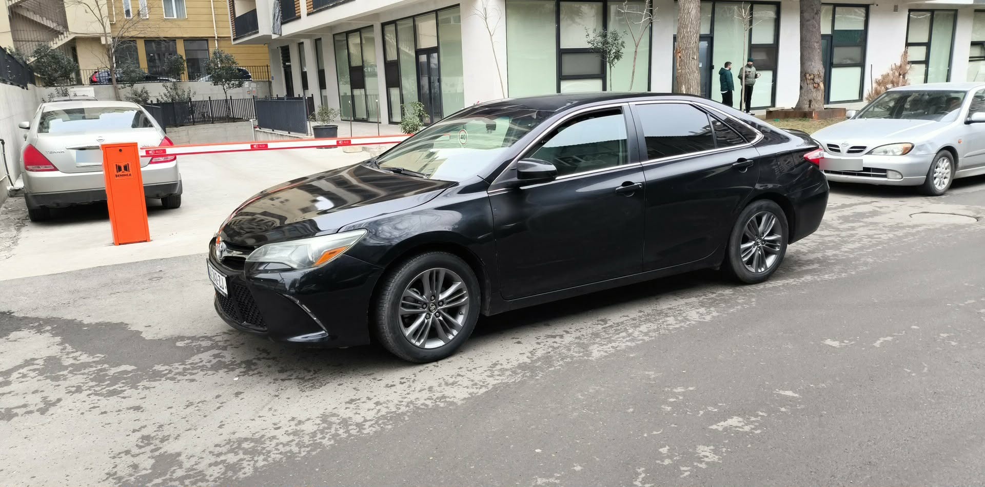 Toyota Camry - фото 2