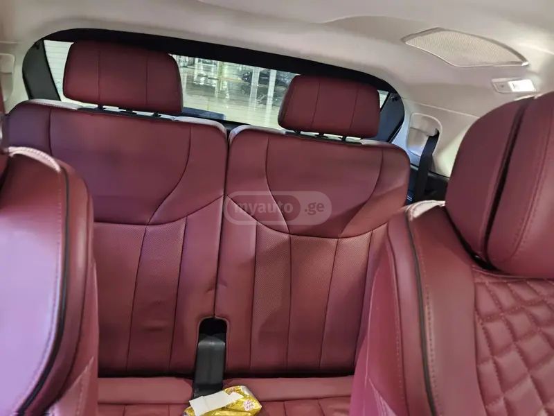 Hongqi E-HS9 - фото 11