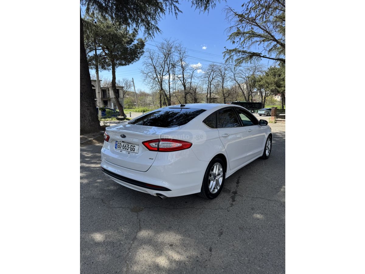 Ford Fusion - фото 4
