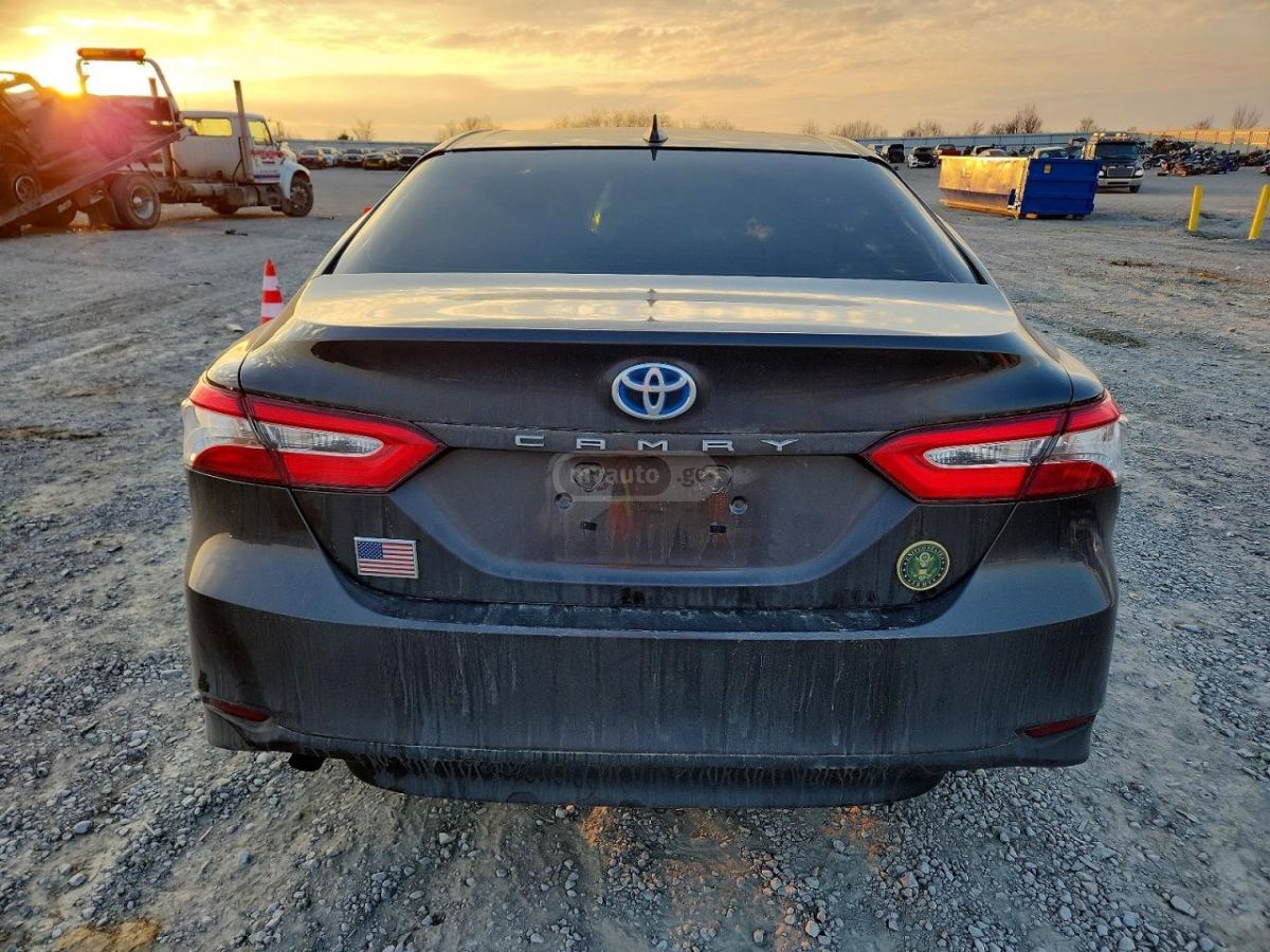 Toyota Camry - фото 6