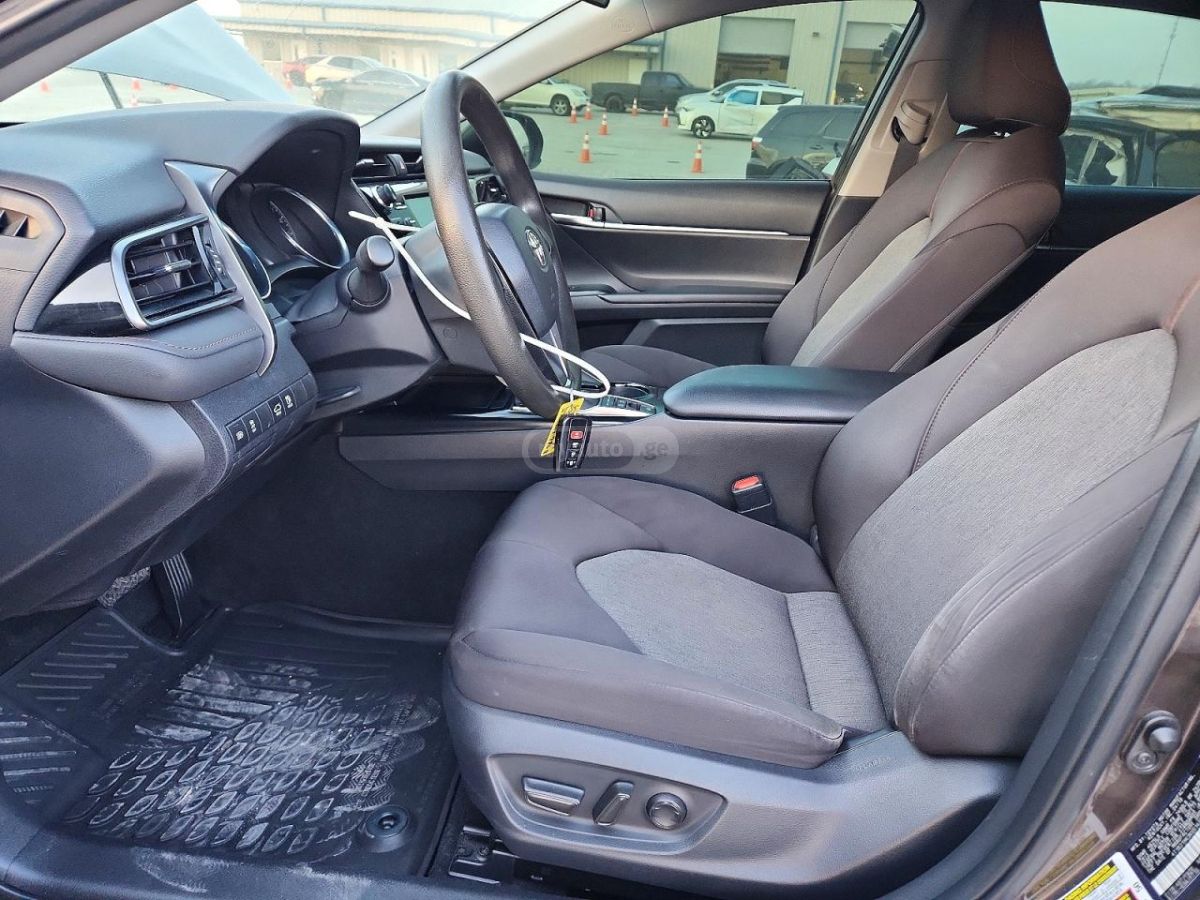 Toyota Camry - фото 7