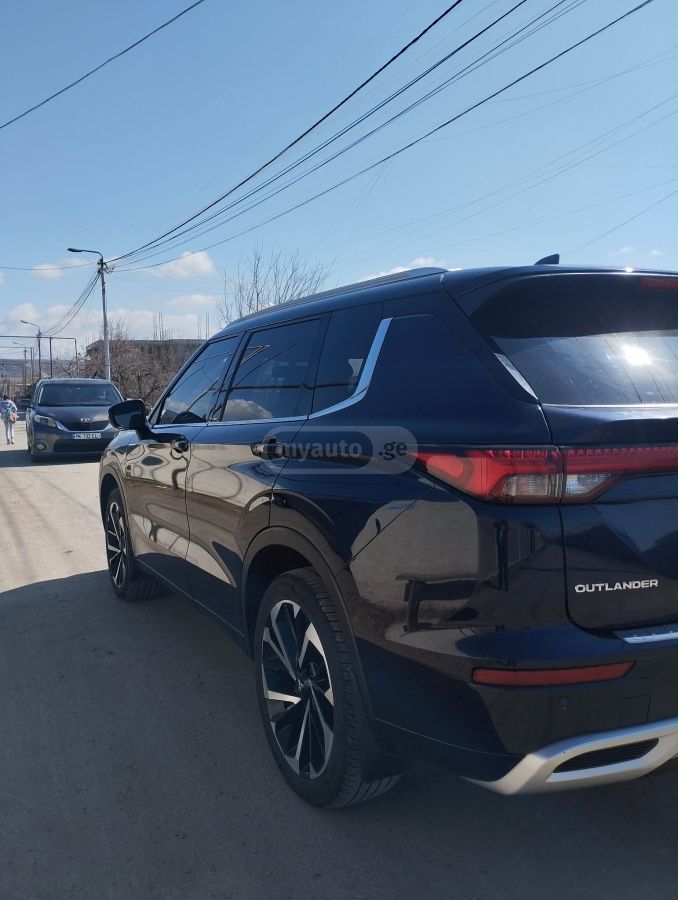 Mitsubishi Outlander - фото 11