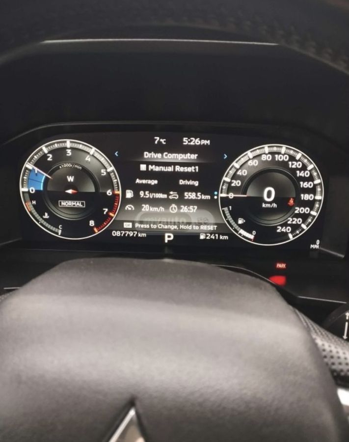 Mitsubishi Outlander - фото 12