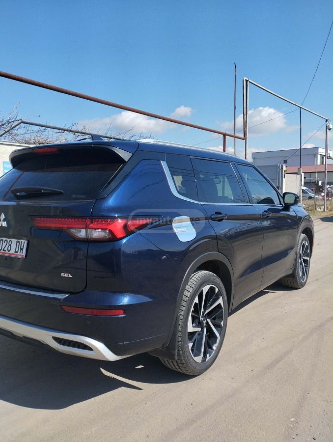 Mitsubishi Outlander - фото 6