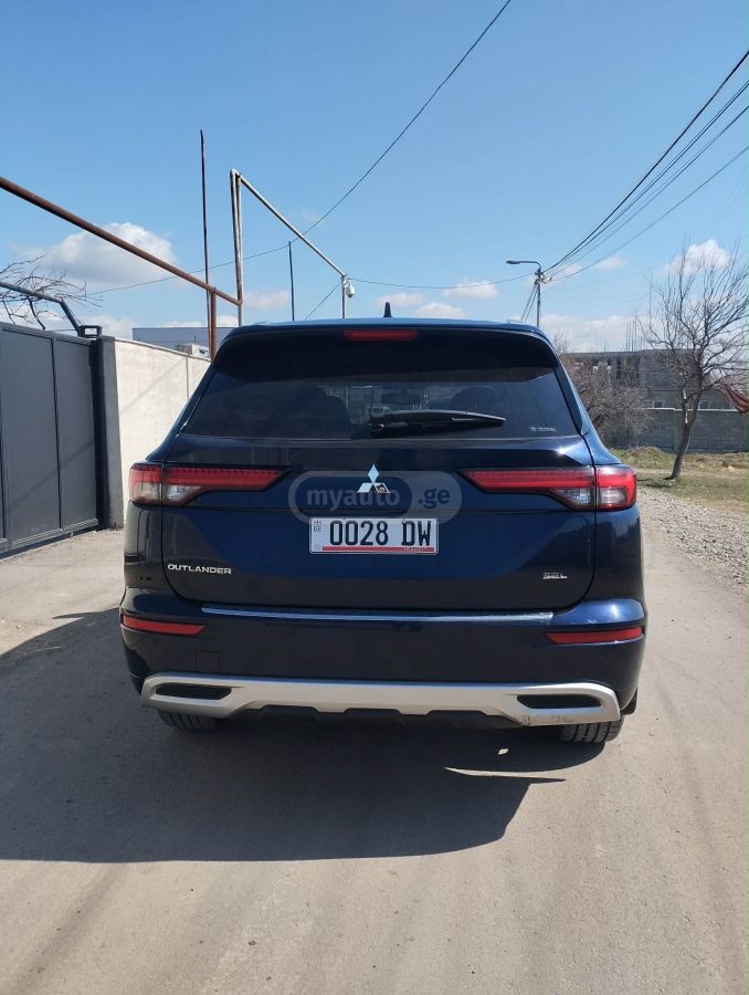 Mitsubishi Outlander - фото 7