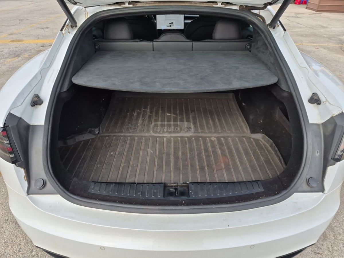 Tesla Model S - фото 6