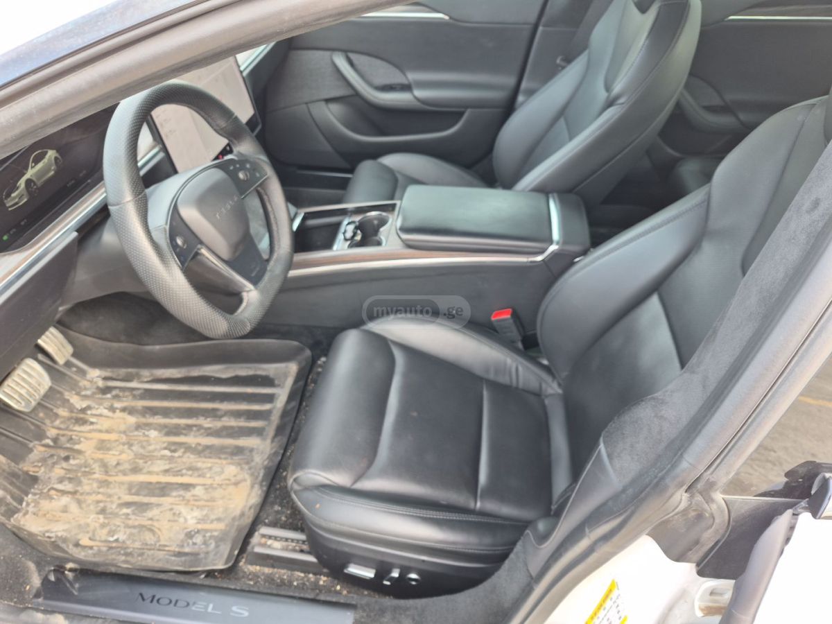 Tesla Model S - фото 8