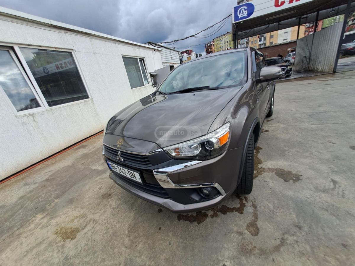 Mitsubishi Outlander Sport - фото 1