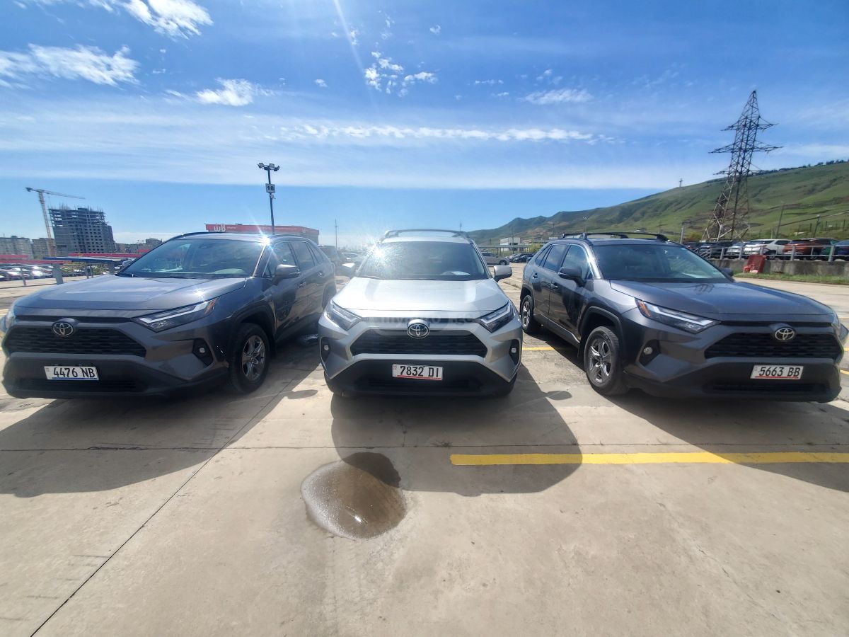 Toyota Rav 4 - фото 2