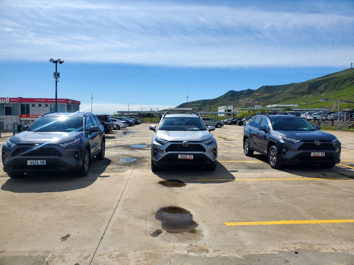 Toyota Rav 4 - фото 3