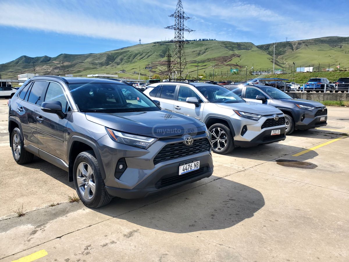 Toyota Rav 4 - фото 4