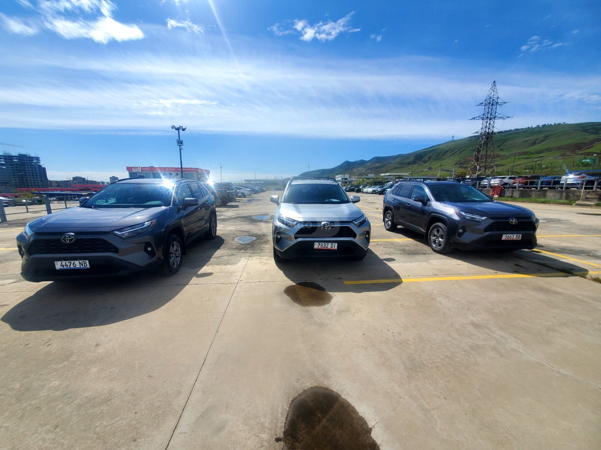 Toyota Rav 4 - фото 9