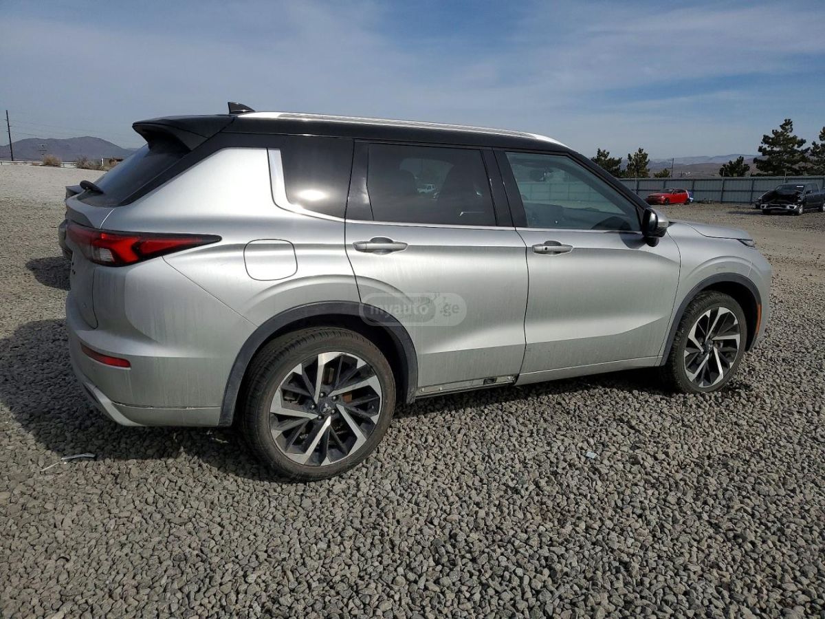 Mitsubishi Outlander - фото 3