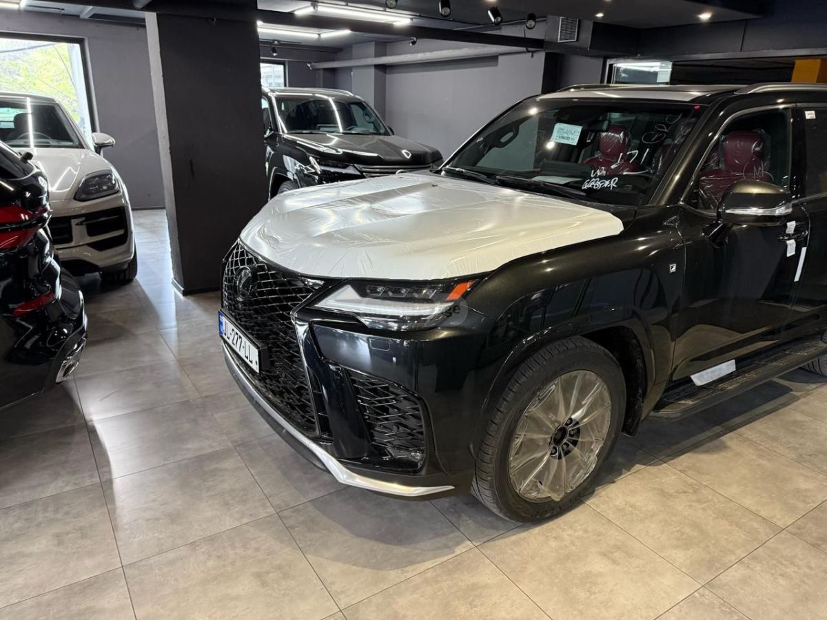 Lexus LX 500 - фото 1