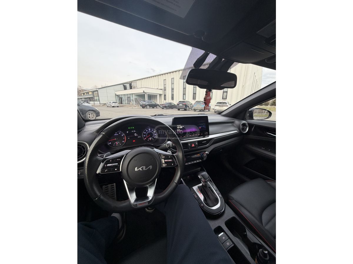 Kia GT — миниатюра 8