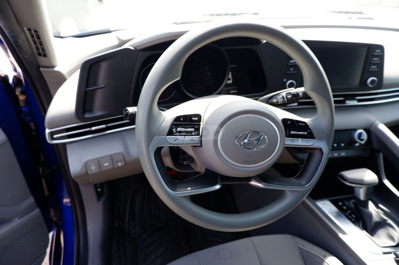 Hyundai Elantra - фото 11