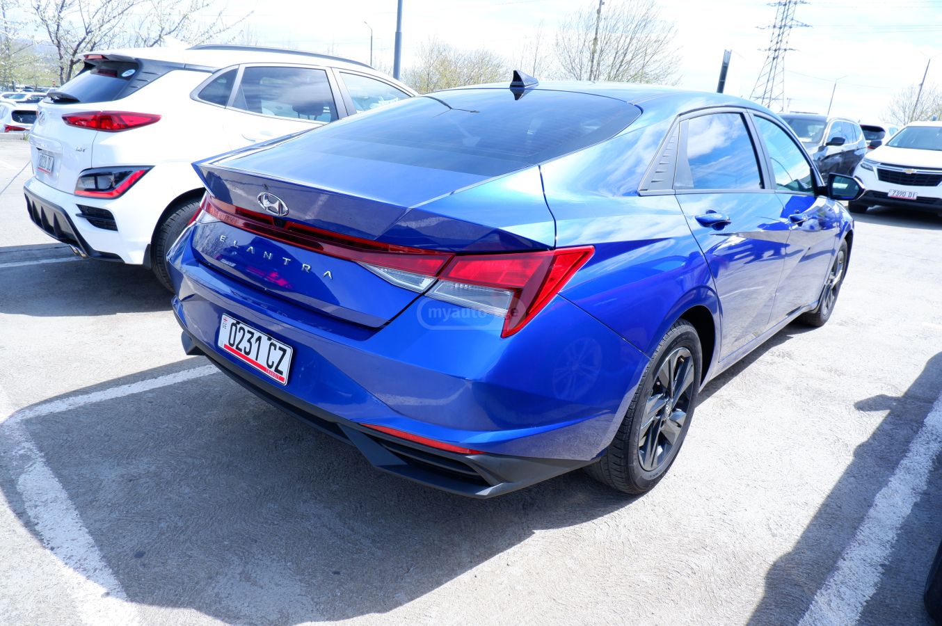 Hyundai Elantra - фото 5