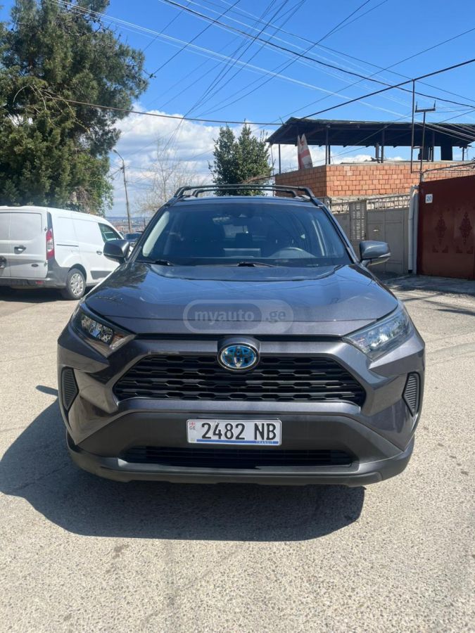 Toyota RAV 4 - фото 1