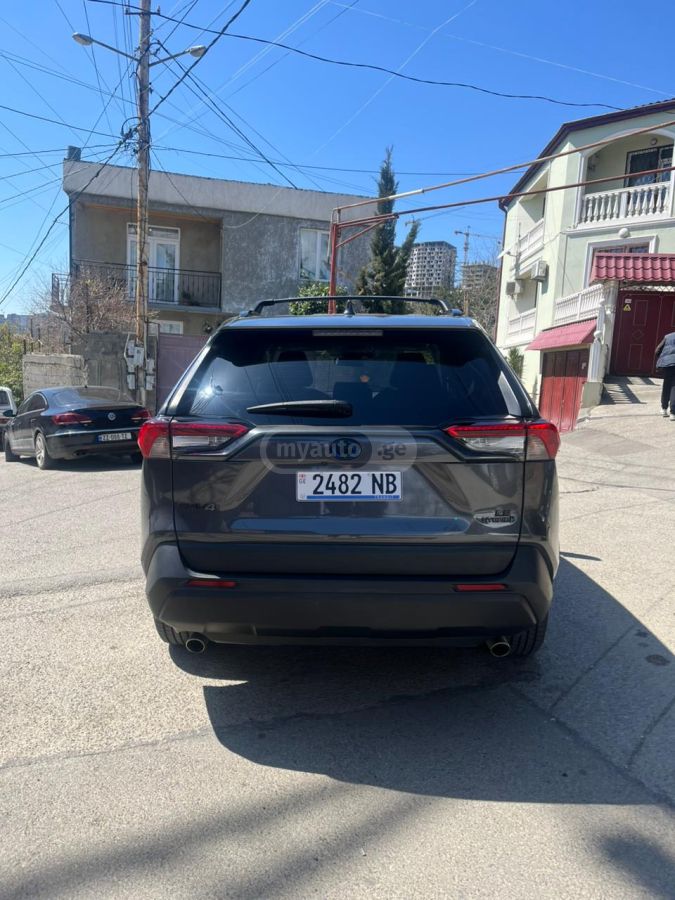Toyota RAV 4 - фото 3